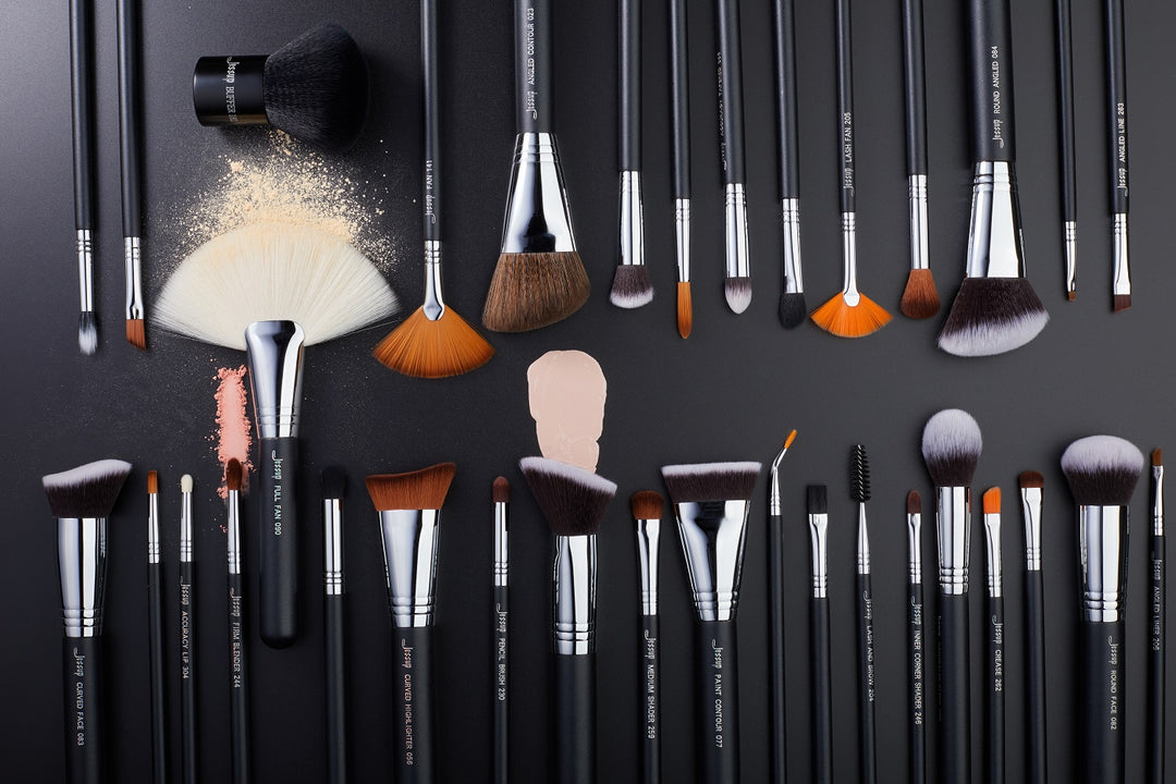 What Makeup Brushes Are A Must Have？