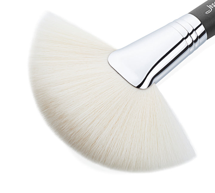 large Fan Makeup Brush - Jessup Beauty