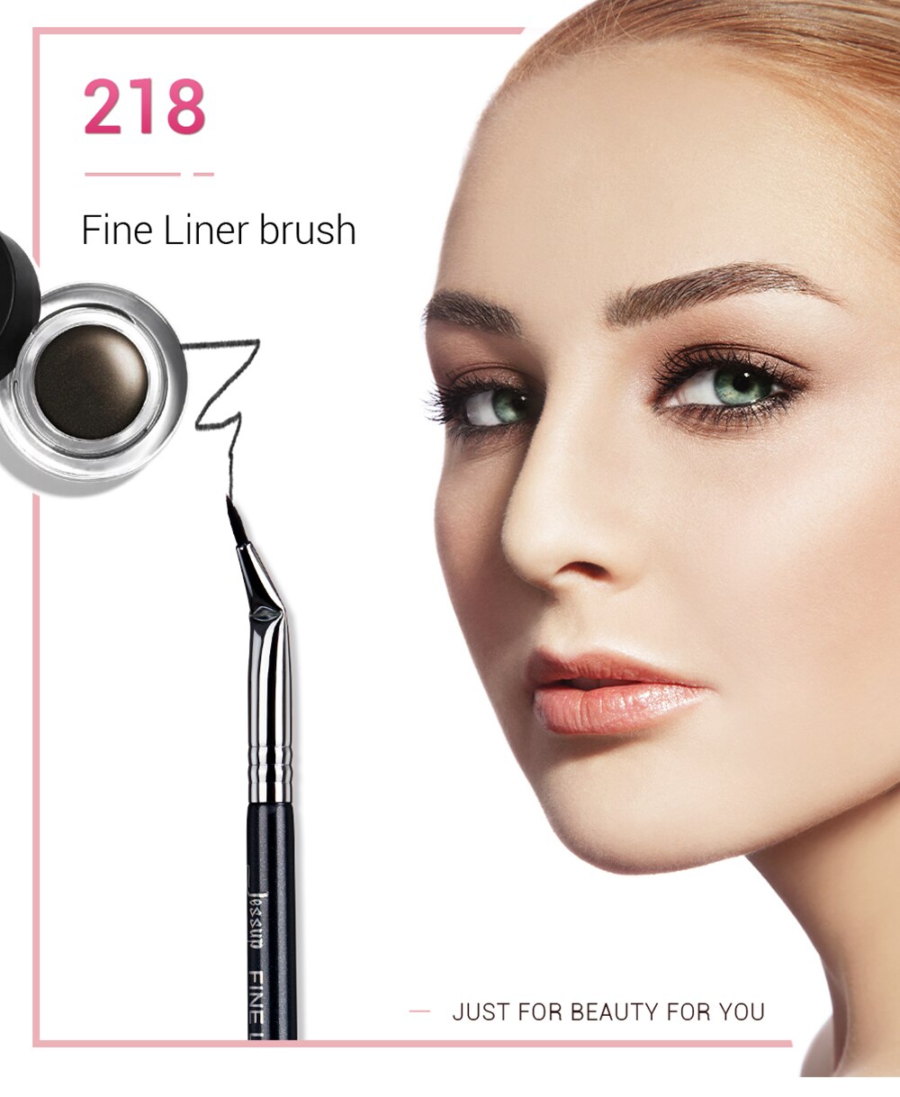 Gel Eyeliner with Gel Eyeliner Brush by BEAUTE BASICS